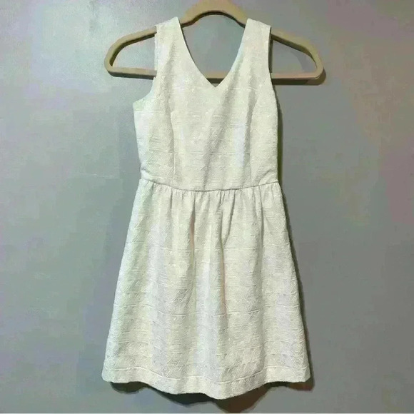 KENSIE TEXTURED FIT AND FLARE DRESS WHITE SMALL BEACH BOHO SUMMER VACATION - Picture 1 of 12